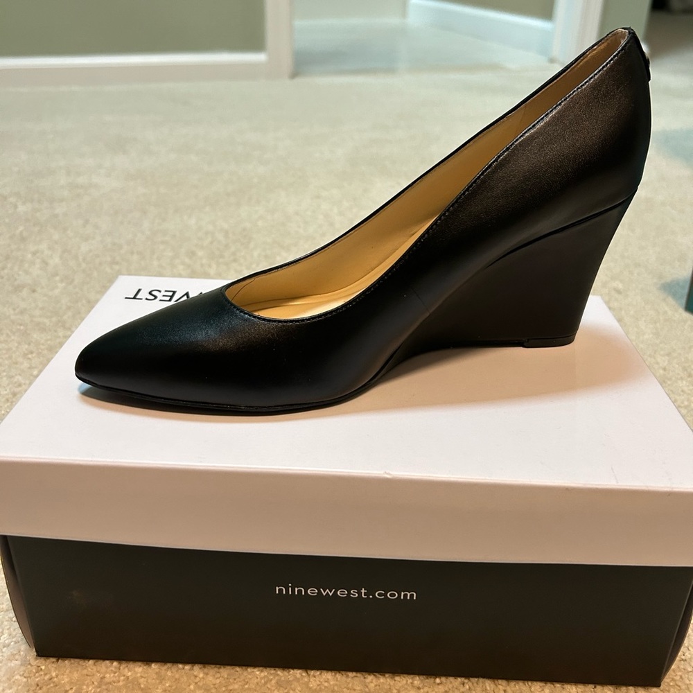 NIB, never worn Nine West 9x9 black leather wedges - size 7.5